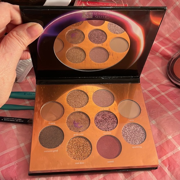 🎈SALE🎈🎀#14.MAKEUP BUNDLE🎀 - Picture 3 of 12